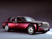 Rolls-Royce Phantom гранатового цвета