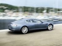 Aston Martin Rapide в движении
