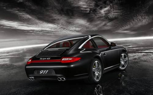 Черный Porsche 911