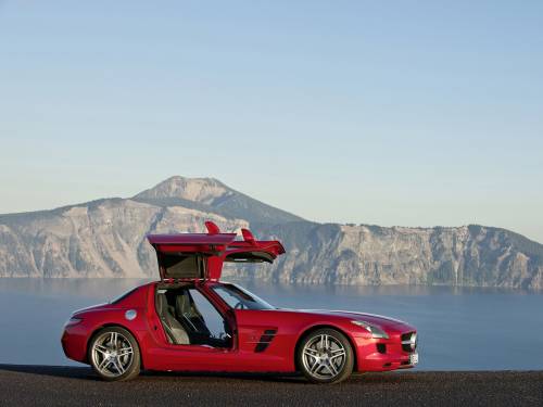 Red Mercedes SLS AMG