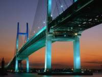 Неоновая подсветка моста