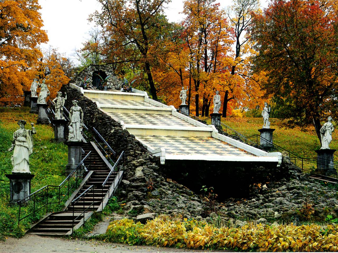 Парк Ораниенбаум в Петергофе