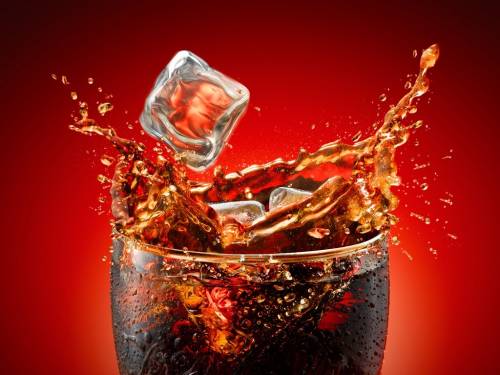 Кока кола со льдом