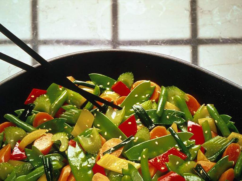 Гарнир из шпината с овощами